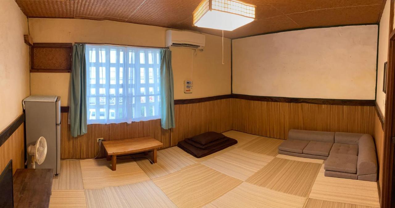 Hotel ペンションやいま日和 Ishigaki  Exterior foto