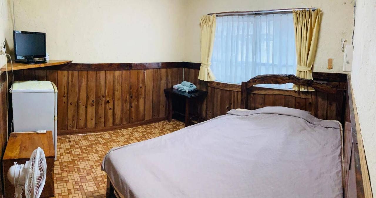 Hotel ペンションやいま日和 Ishigaki  Exterior foto