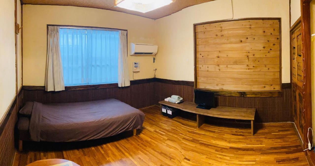 Hotel ペンションやいま日和 Ishigaki  Exterior foto